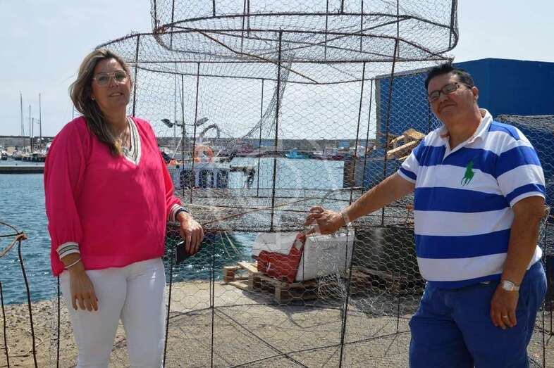 La pregonera María González Calderín (i) con la presidenta del Patronato de Fiestas, Carmen Rosa Santana)